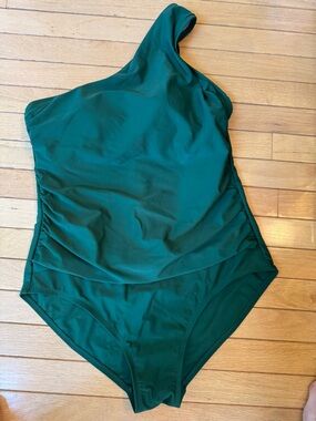 Kona Sol Ladies XL (16) One-Shoulder Emerald Green One-Piece Swimsuit. NWOT